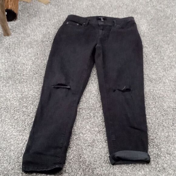 Banana Republic Relaxed Fit black Girlfriend Jeans. ripped knees Size 25/0 P - Picture 3 of 4